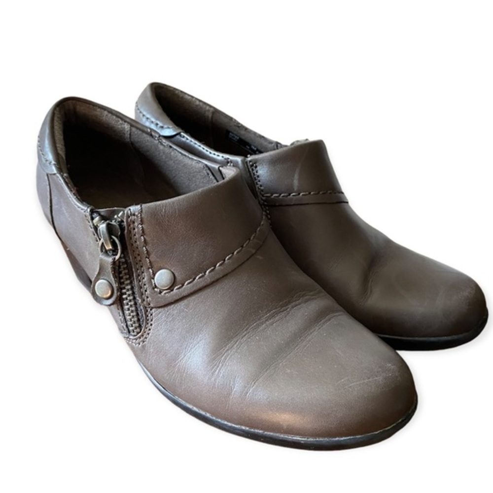 Clarks Brown Mules with Decorative Zipper and Studs‎ Women’s Size 7M Slip On